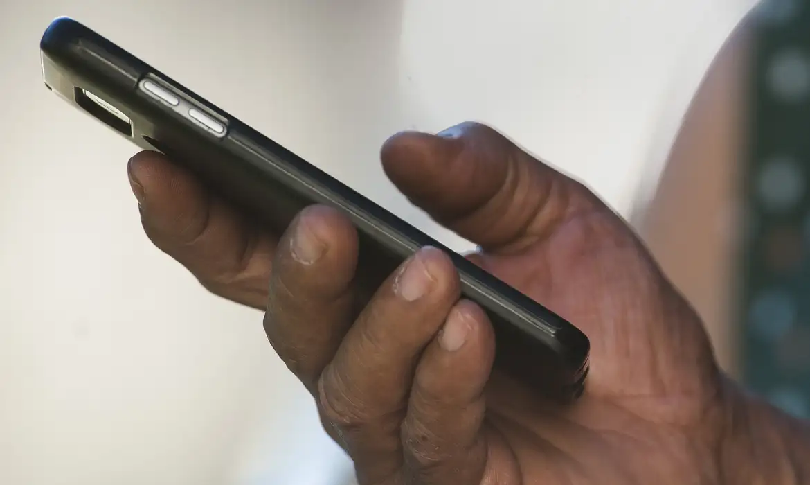 um-celular-e-levado-a-cada-dez-minutos-no-rio;-furtos-e-roubos-atingem-recorde um-celular-e-levado-a-cada-dez-minutos-no-rio;-furtos-e-roubos-atingem-recorde