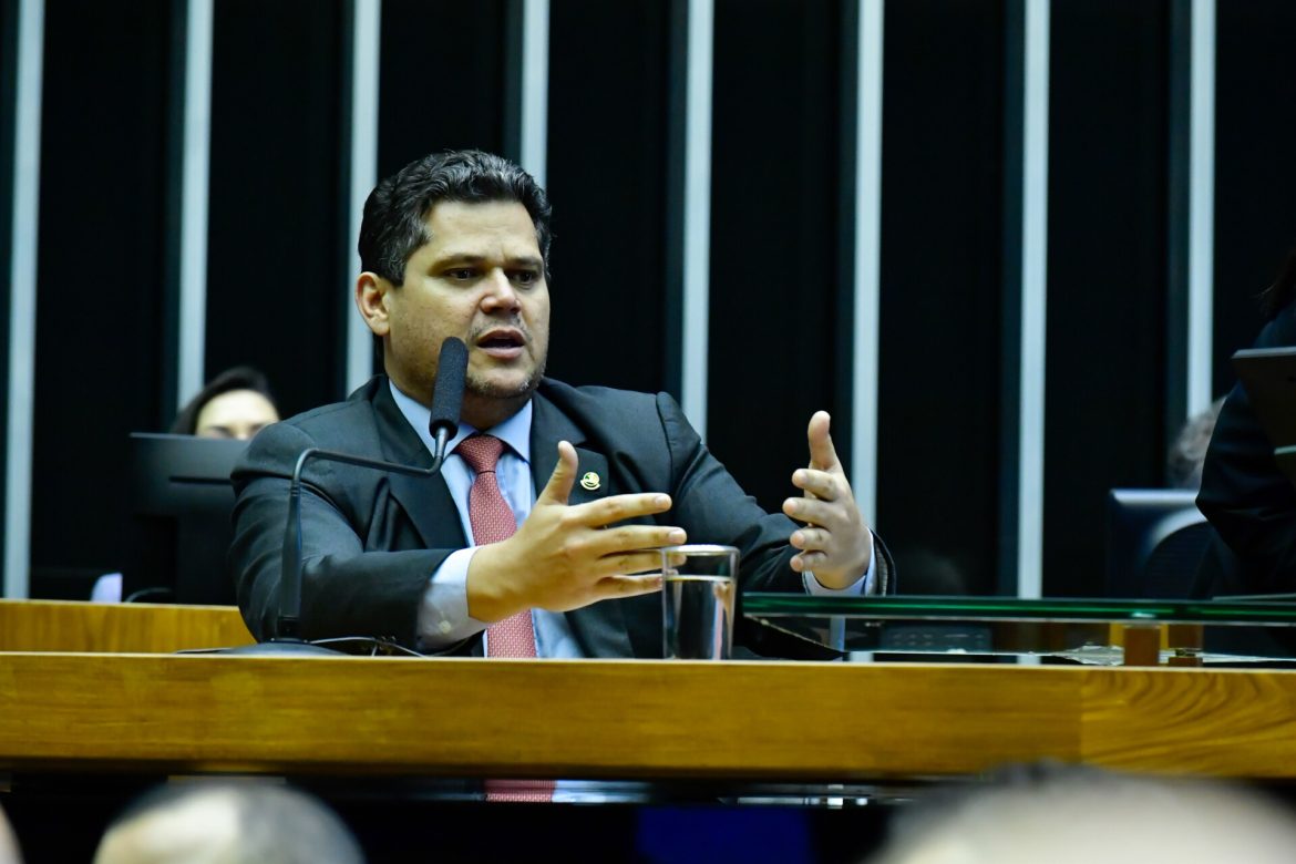 haddad-e-alcolumbre-discutem-retomada-de-trechos-da-mp-que-aumenta-arrecadacao haddad-e-alcolumbre-discutem-retomada-de-trechos-da-mp-que-aumenta-arrecadacao