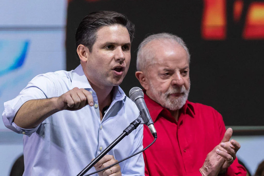 hugo-motta-e-vaiado-e-ouve-gritos-contra-anistia-em-evento-com-lula-no-rio hugo-motta-e-vaiado-e-ouve-gritos-contra-anistia-em-evento-com-lula-no-rio