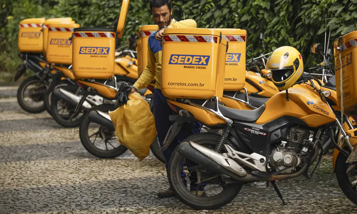 correios-anunciam-emprestimo-de-r$-20-bi-e-plano-de-demissao-voluntaria correios-anunciam-emprestimo-de-r$-20-bi-e-plano-de-demissao-voluntaria