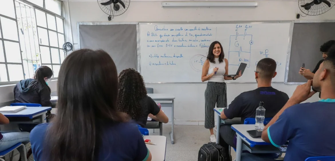 parabens,-professor,-pelo-seu-dia-—-pena-que-nao-temos-muito-o-que-comemorar parabens,-professor,-pelo-seu-dia-—-pena-que-nao-temos-muito-o-que-comemorar