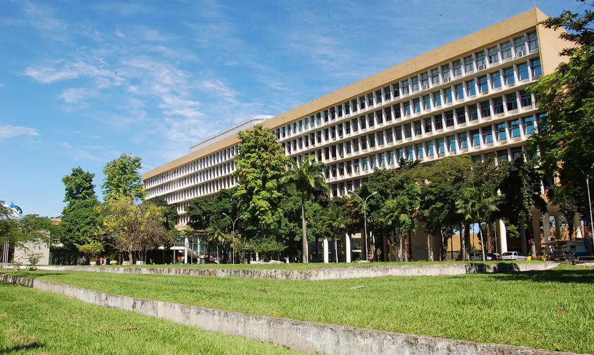 como-e-que-argentina-pode-e-o-brasil-nao?-passe-livre-na-universidade! como-e-que-argentina-pode-e-o-brasil-nao?-passe-livre-na-universidade!