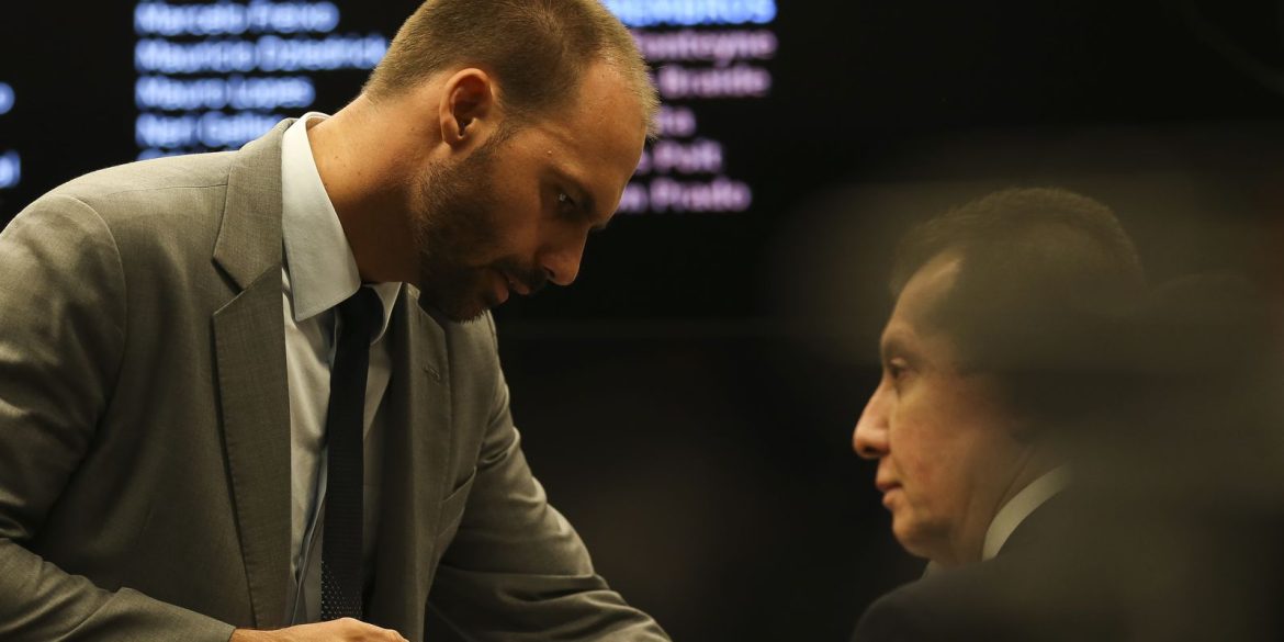 moraes-manda-dpu-assumir-a-defesa-de-eduardo-bolsonaro-no-stf moraes-manda-dpu-assumir-a-defesa-de-eduardo-bolsonaro-no-stf