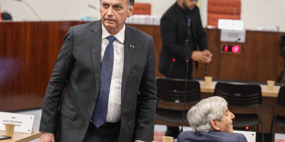 bolsonaro-pede-autorizacao-para-comemorar-aniversario-de-sua-filha bolsonaro-pede-autorizacao-para-comemorar-aniversario-de-sua-filha