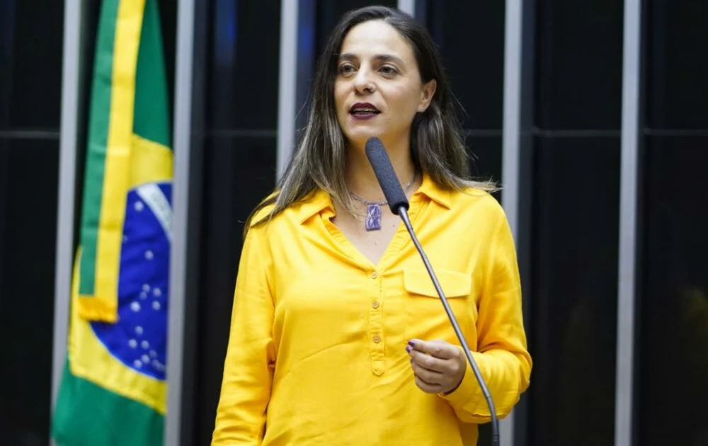 deputada-cobra-executivo-sobre-o-envio-do-projeto-de-negociacao-coletiva-no-servico-publico deputada-cobra-executivo-sobre-o-envio-do-projeto-de-negociacao-coletiva-no-servico-publico