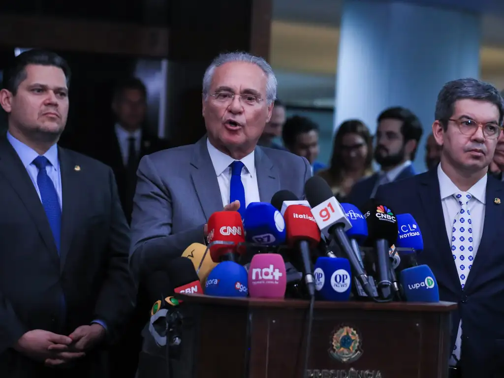 renan-calheiros-propoe-desmembrar-projeto-de-isencao-do-ir-para-corrigir-distorcoes renan-calheiros-propoe-desmembrar-projeto-de-isencao-do-ir-para-corrigir-distorcoes