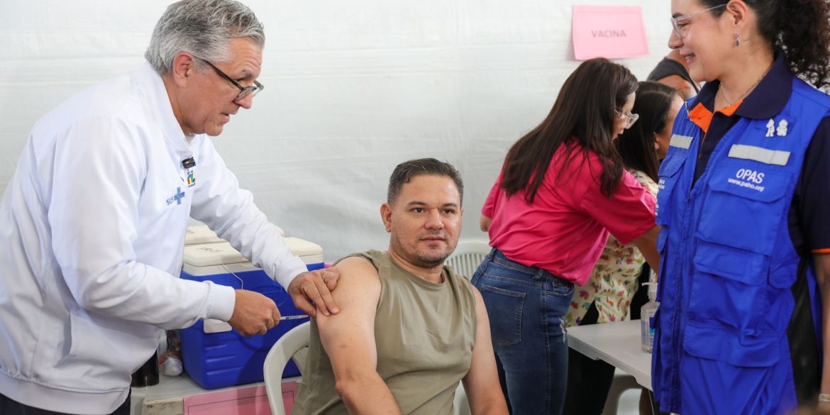 em-dia-d-de-vacinacao,-padilha-garante-a-seguranca-da-imunizacao em-dia-d-de-vacinacao,-padilha-garante-a-seguranca-da-imunizacao