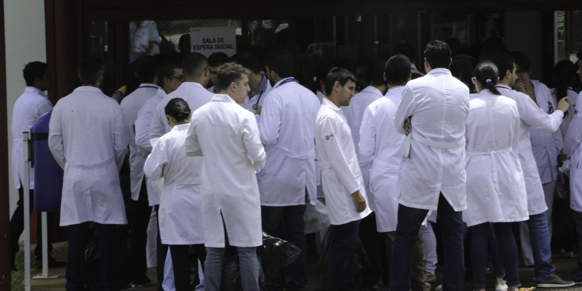 revalida-2025/2:-prazo-para-envio-de-diploma-medico-comeca-hoje revalida-2025/2:-prazo-para-envio-de-diploma-medico-comeca-hoje