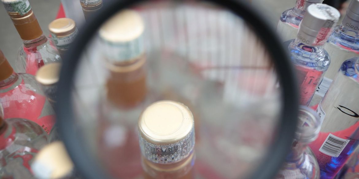 brasil-tem-47-casos-de-intoxicacao-por-metanol;-mortes-chegam-a-nove brasil-tem-47-casos-de-intoxicacao-por-metanol;-mortes-chegam-a-nove