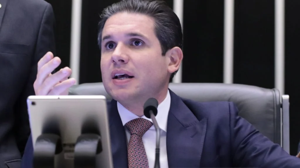 hugo-motta-sinaliza-disposicao-para-votar-corte-do-‘bolsa-milionario’ hugo-motta-sinaliza-disposicao-para-votar-corte-do-‘bolsa-milionario’