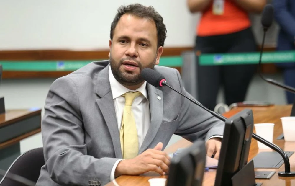 ‘e-privilegio-e-exclusao’,-diz-pastor-henrique-vieira-sobre-criacao-da-bancada-crista-na-camara ‘e-privilegio-e-exclusao’,-diz-pastor-henrique-vieira-sobre-criacao-da-bancada-crista-na-camara