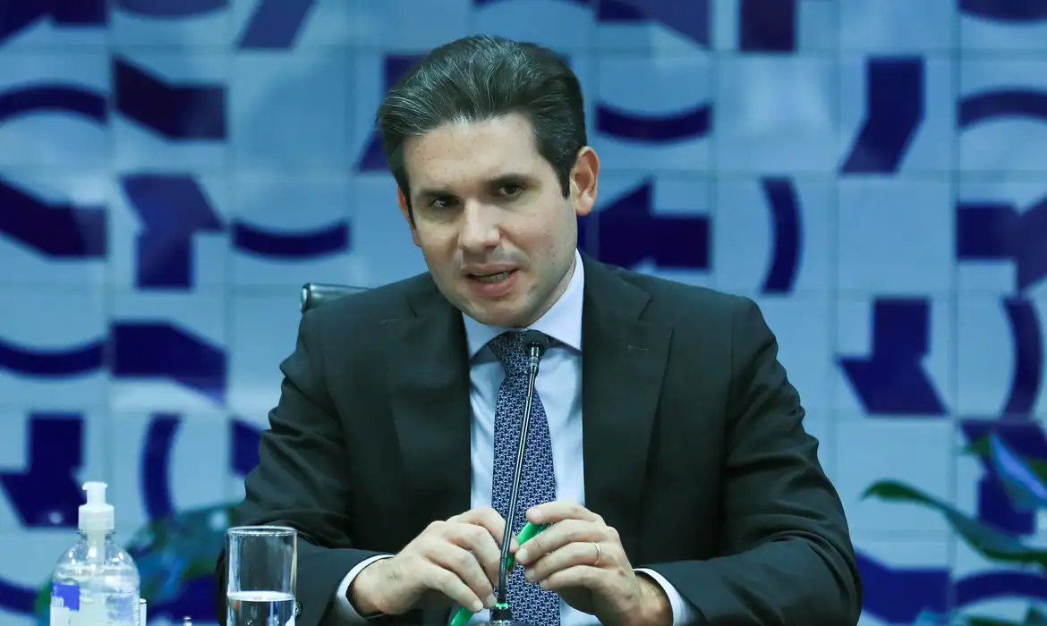 hugo-motta-afirma-que-quer-cortar-‘bolsa-milionario’  hugo-motta-afirma-que-quer-cortar-‘bolsa-milionario’