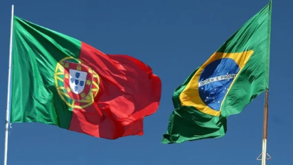 lei-dos-estrangeiros-entra-em-vigor-e-impoe-novas-restricoes-a-brasileiros-em-portugal lei-dos-estrangeiros-entra-em-vigor-e-impoe-novas-restricoes-a-brasileiros-em-portugal