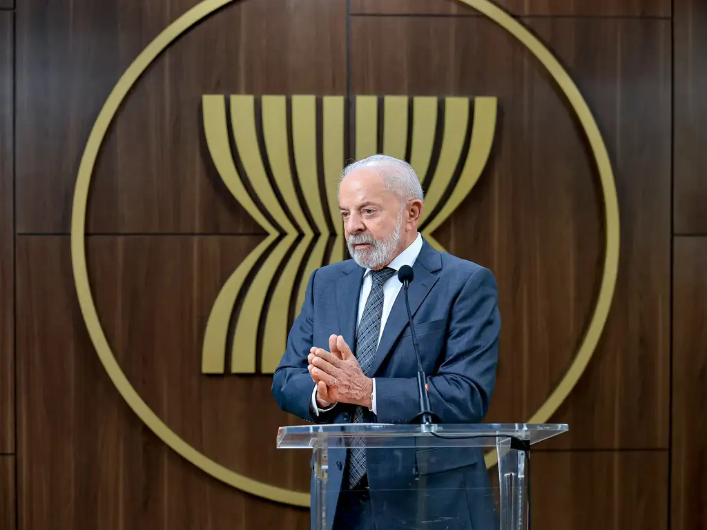 lula-quer-mostrar-‘equivocos-nas-taxacoes’-em-possivel-reuniao-com-trump-na-malasia lula-quer-mostrar-‘equivocos-nas-taxacoes’-em-possivel-reuniao-com-trump-na-malasia
