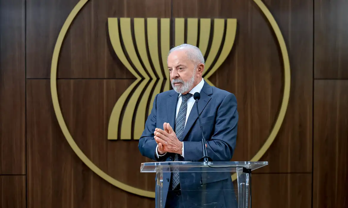 lula-faz-retratacao-apos-dizer-que-‘traficantes-sao-vitimas-de-usuarios’-de-drogas