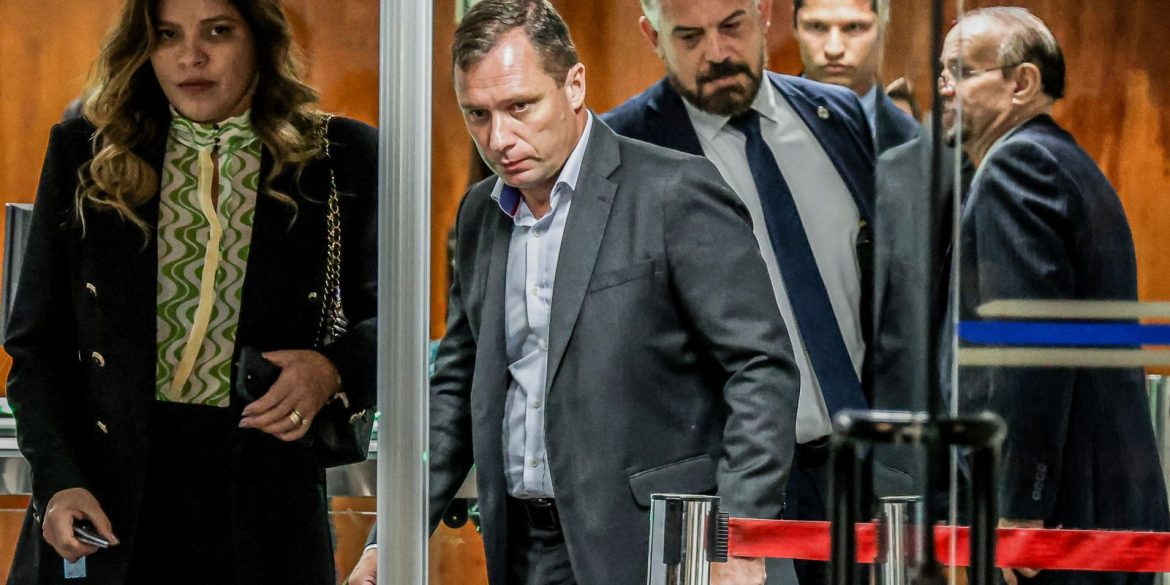 trama-golpista:-defesa-de-mauro-cid-pede-ao-stf-extincao-da-pena trama-golpista:-defesa-de-mauro-cid-pede-ao-stf-extincao-da-pena