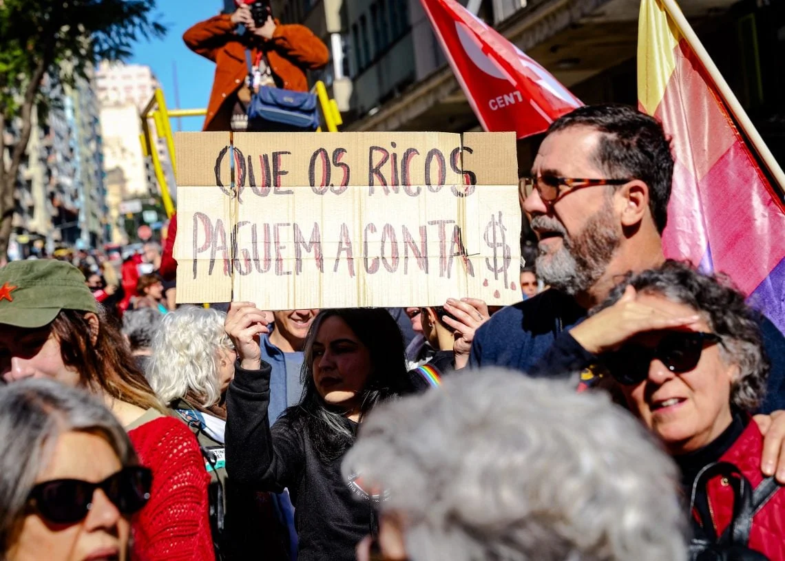 maioria-dos-brasileiros-apoia-taxacao-de-super-ricos,-aponta-pesquisa maioria-dos-brasileiros-apoia-taxacao-de-super-ricos,-aponta-pesquisa