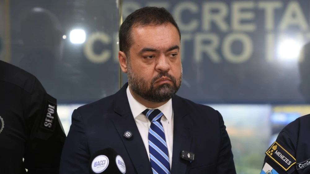 claudio-castro-liga-para-gleisi-e-tenta-conter-atrito-com-governo-federal-sobre-ajuda-ao-rj claudio-castro-liga-para-gleisi-e-tenta-conter-atrito-com-governo-federal-sobre-ajuda-ao-rj