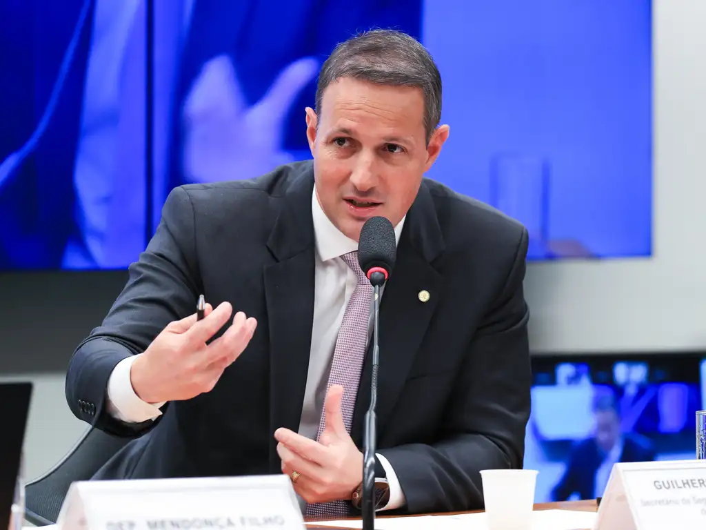 derrite-usa-operacao-no-rj-para-impulsionar-projeto-que-classifica-faccoes-como-terroristas derrite-usa-operacao-no-rj-para-impulsionar-projeto-que-classifica-faccoes-como-terroristas