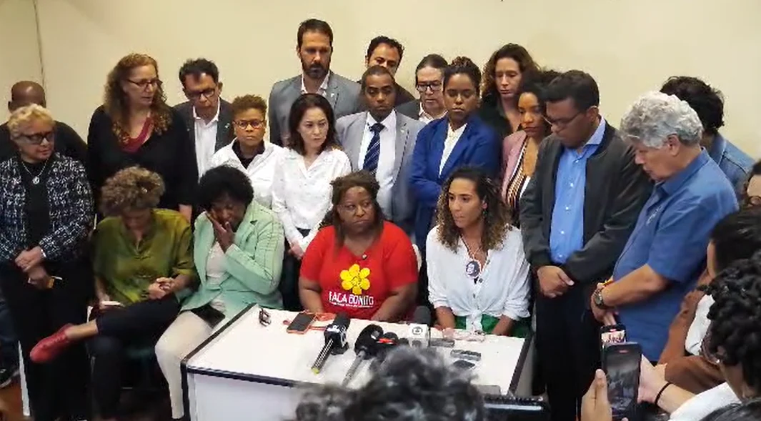 deputados-pedem-prisao-de-claudio-castro-apos-ouvir-relatos-de-familiares-de-vitimas deputados-pedem-prisao-de-claudio-castro-apos-ouvir-relatos-de-familiares-de-vitimas