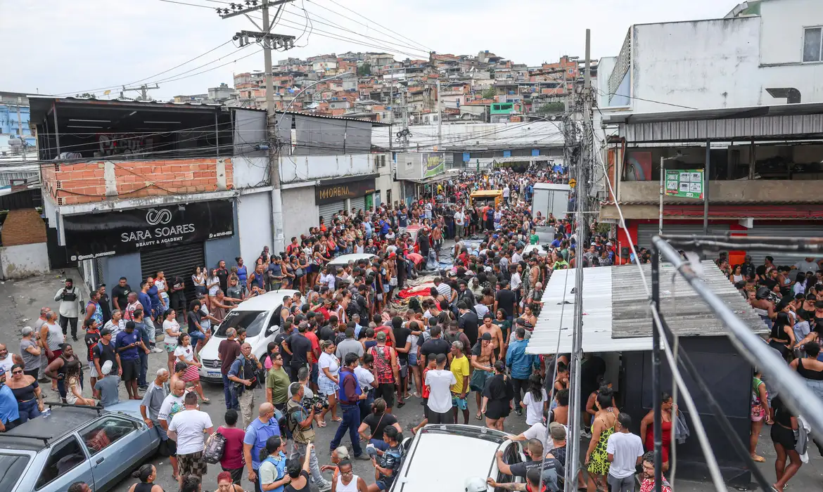 deputados-pedem-investigacao-federal-sobre-operacao-com-mais-de-120-mortos-no-rj deputados-pedem-investigacao-federal-sobre-operacao-com-mais-de-120-mortos-no-rj