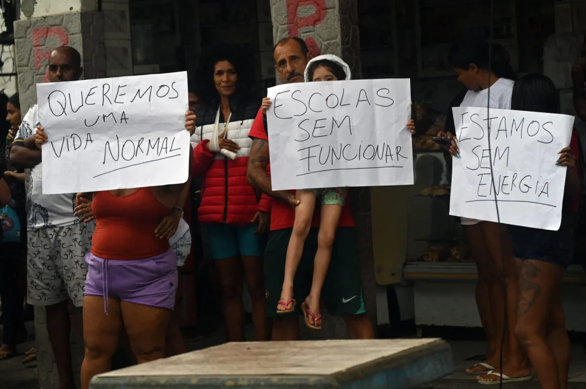 em-4-anos,-em-media-dois-tiroteios-por-dia-aconteceram-perto-de-escolas-no-rj