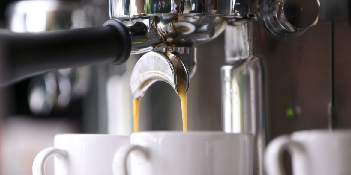 estudo-diz-que-beber-cafe-reduz-risco-de-arritmia-cardiaca